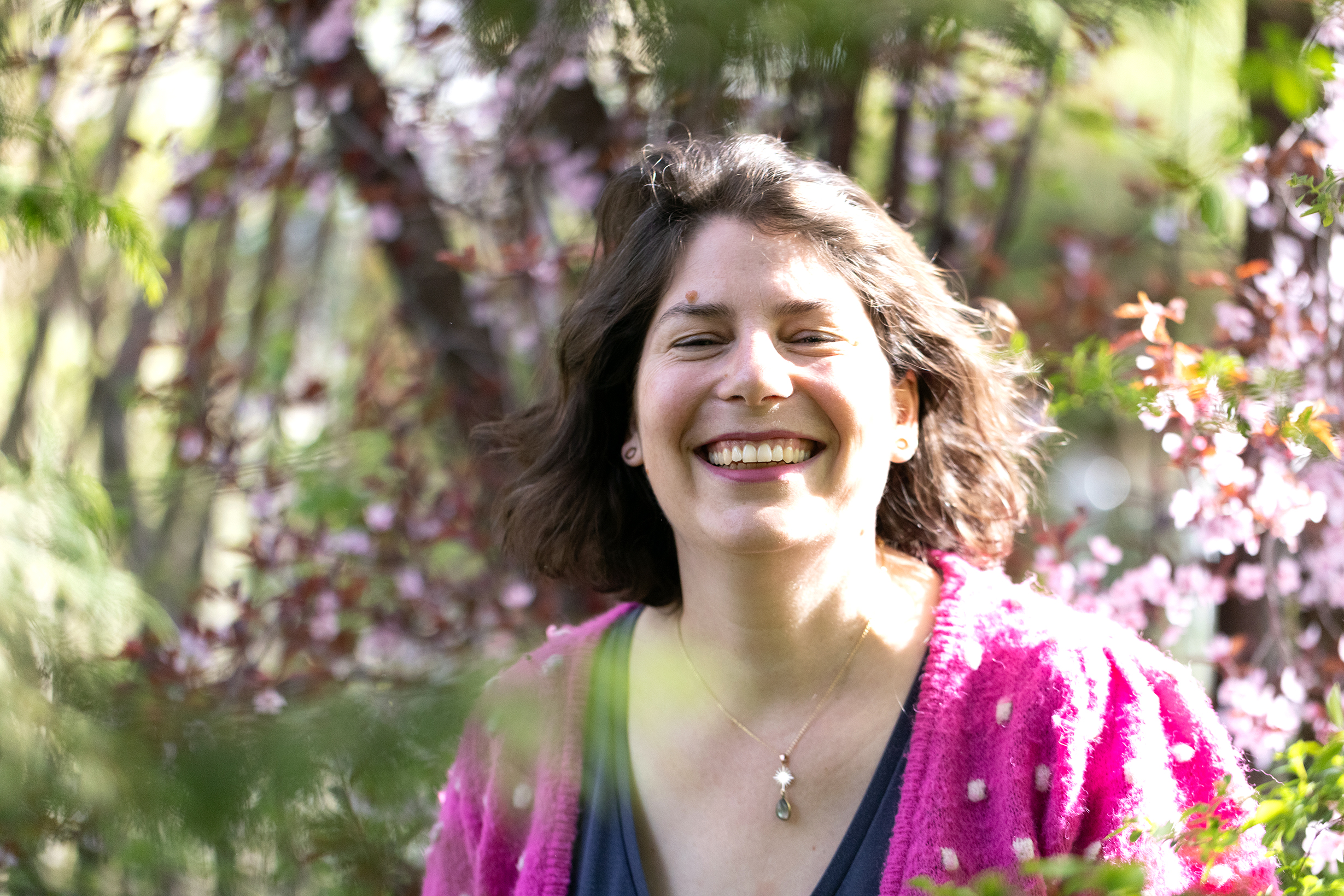 Gisela Knobel schaut nachdenklich nach oben